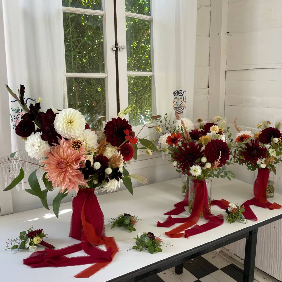 Bud Vases - Avant-Garde Bridal Packages - Simple Flower Arrangements